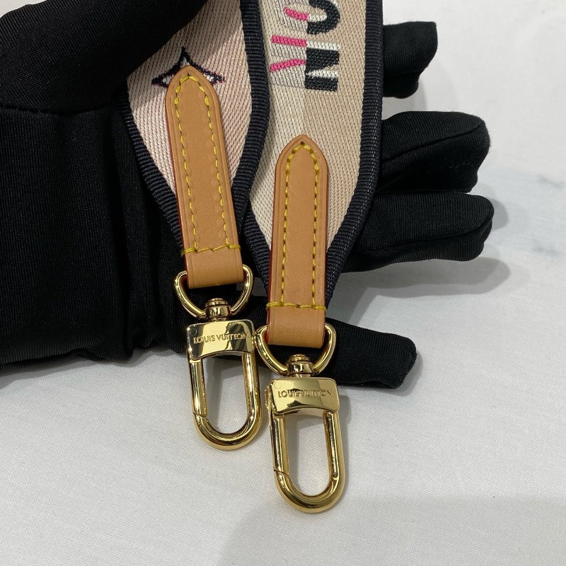 LV 路易威登 Diane 老花法棍 肩背包斜背包 晶片款-25