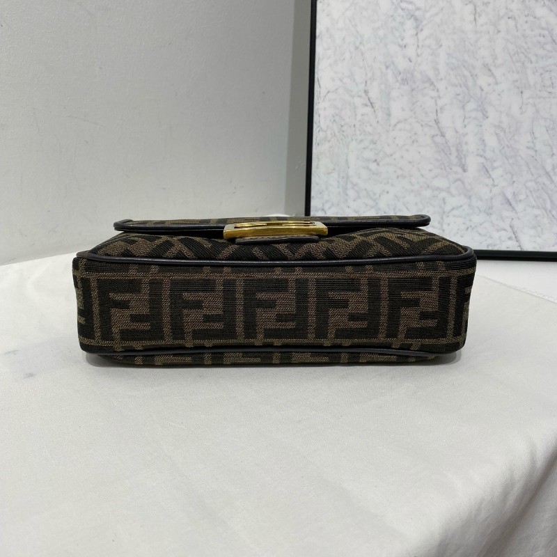 Fendi Baguette 老花法棍鏈條肩背包斜背包 中號-4