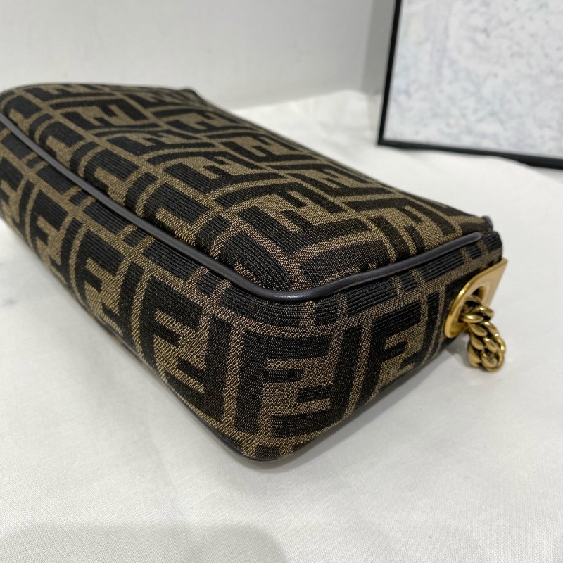 Fendi Baguette 老花法棍鏈條肩背包斜背包 中號-16