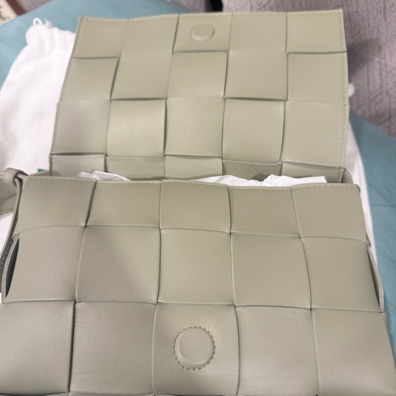 Bottega Veneta /Cassette Bag（編織皮革斜背包）-1
