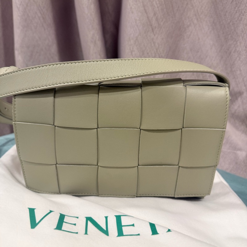 Bottega Veneta /Cassette Bag（編織皮革斜背包）-2