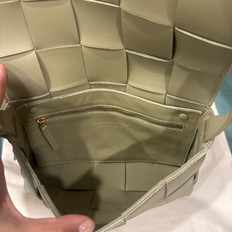 Bottega Veneta /Cassette Bag（編織皮革斜背包）-14