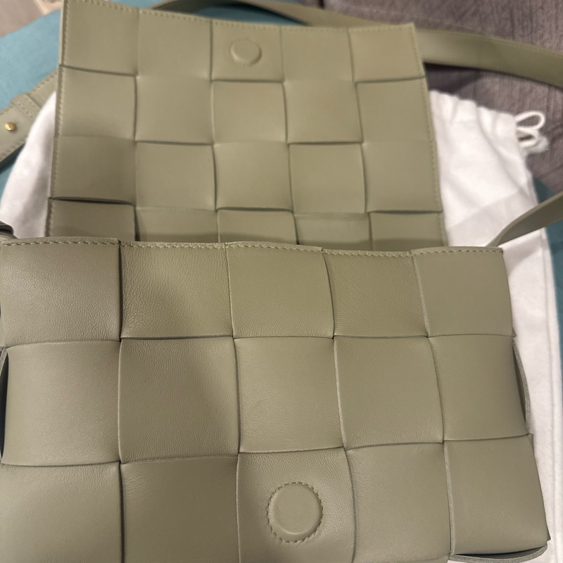 Bottega Veneta /Cassette Bag（編織皮革斜背包）-17