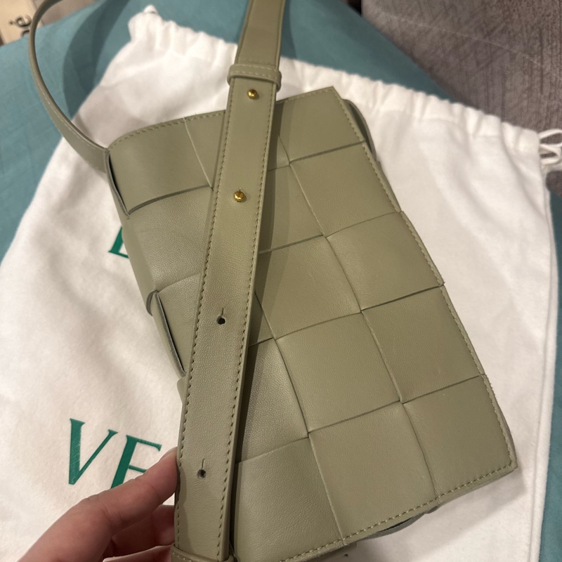 Bottega Veneta /Cassette Bag（編織皮革斜背包）-19