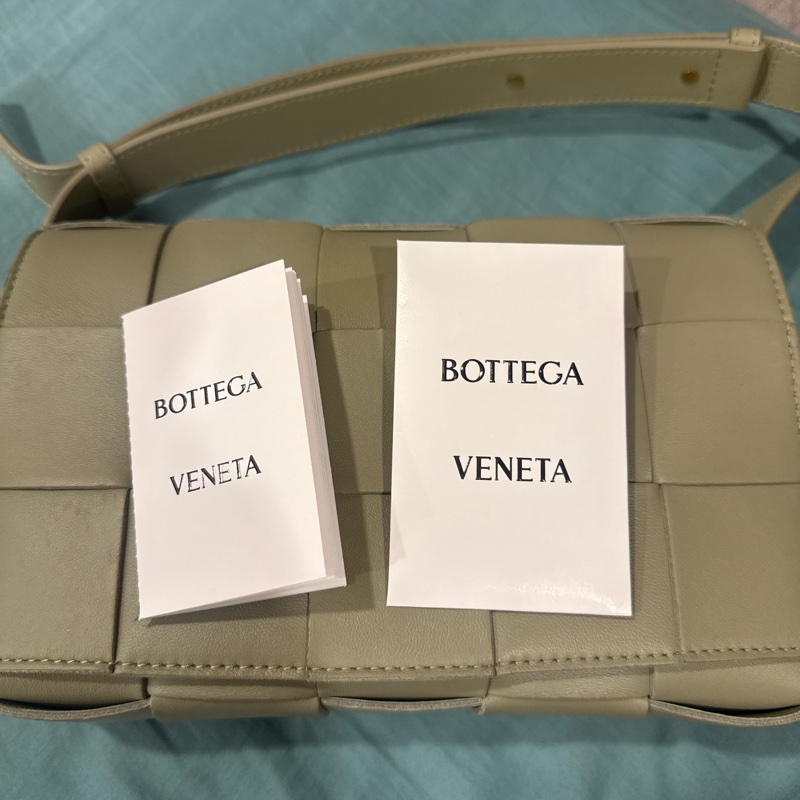 Bottega Veneta /Cassette Bag（編織皮革斜背包）-21