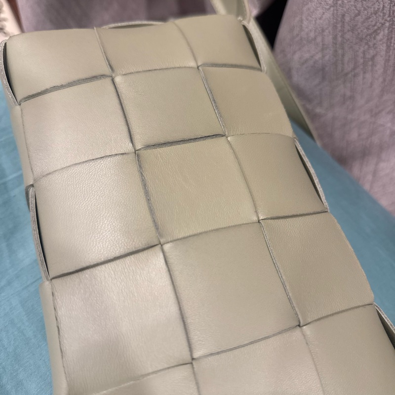 Bottega Veneta /Cassette Bag（編織皮革斜背包）-29
