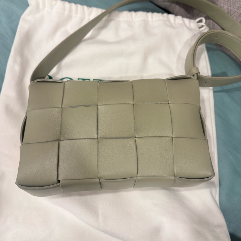 Bottega Veneta /Cassette Bag（編織皮革斜背包）-4