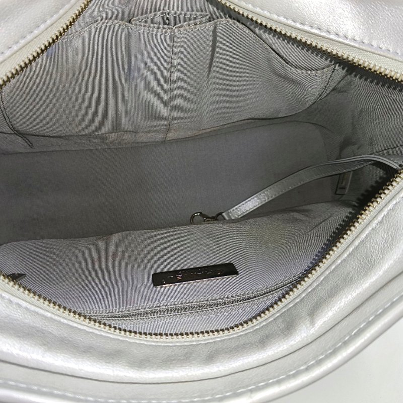 CHANEL GABRIELLE 中號 銀色牛皮菱格紋縫製流浪包單肩包斜挎包-6