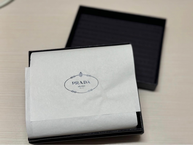 Prada Saffiano Metal 皮革短錢包(誠可刀🔪)-5