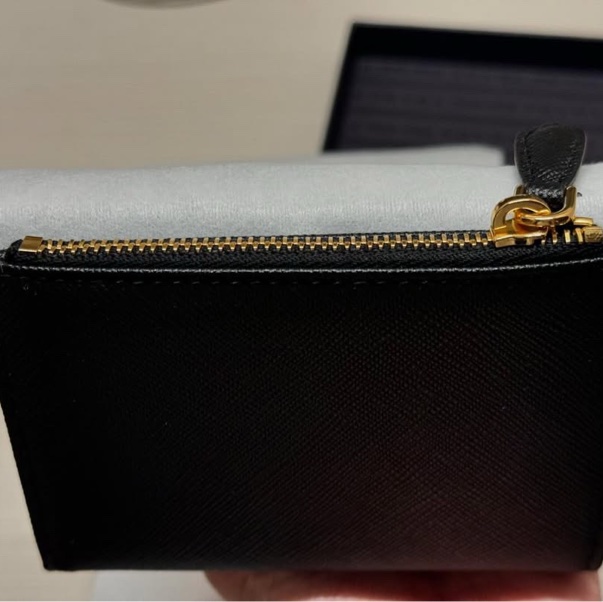 Prada Saffiano Metal 皮革短錢包(誠可刀🔪)-8