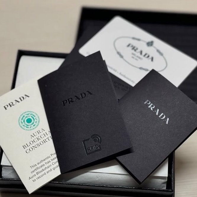 Prada Saffiano Metal 皮革短錢包(誠可刀🔪)-16