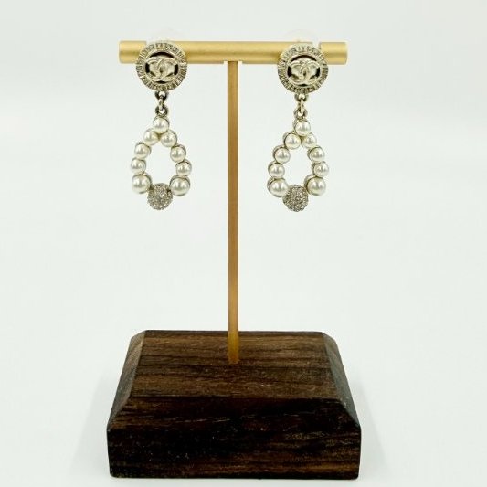 CHANEL - 圓形雙C珍珠圈吊墬水晶宮廷風耳環-4