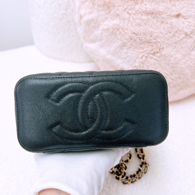 Chanel 黑金牛皮長盒子/化妝包-1