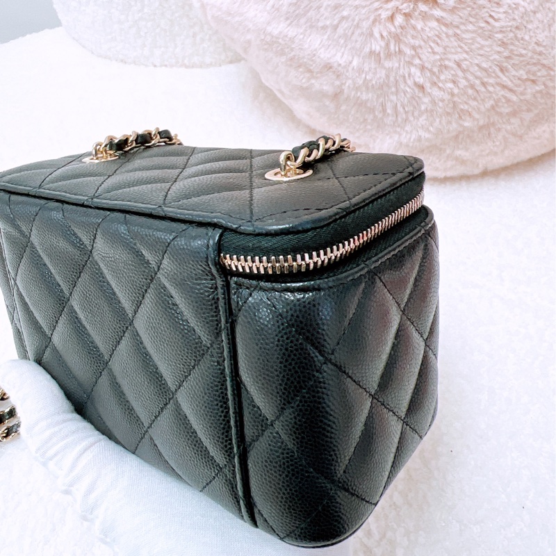 Chanel 黑金牛皮長盒子/化妝包-10