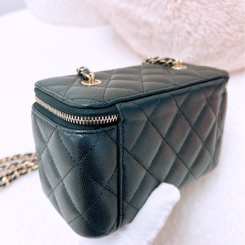 Chanel 黑金牛皮長盒子/化妝包-11