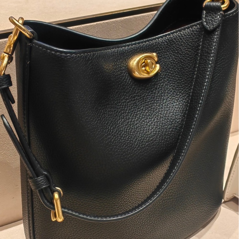 COACH willow黑色大水桶包-4