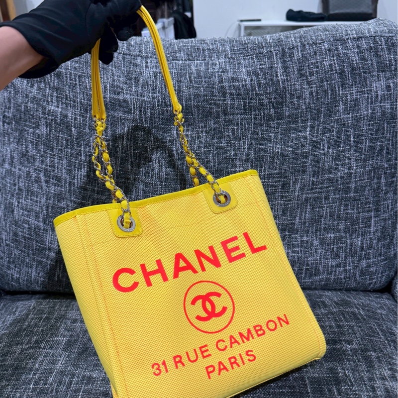 香奈兒亮黃沙灘托特包-1