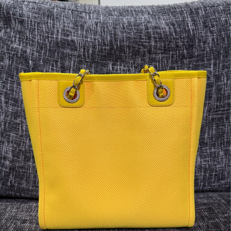 香奈兒亮黃沙灘托特包-4