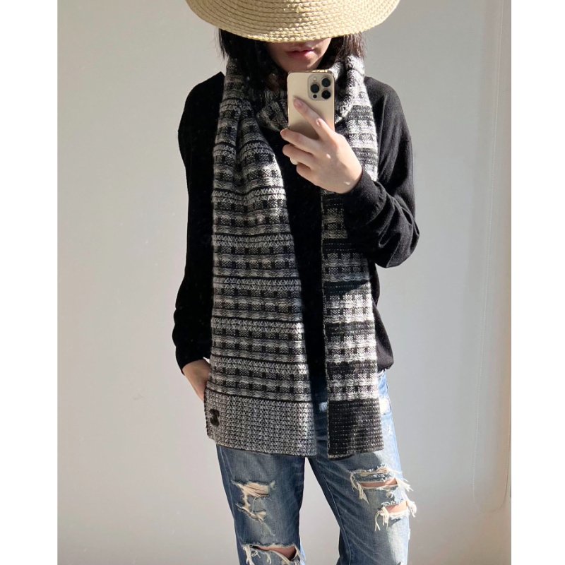 CHANEL 灰色x黑毛呢羊絨圍巾 cashmere-1