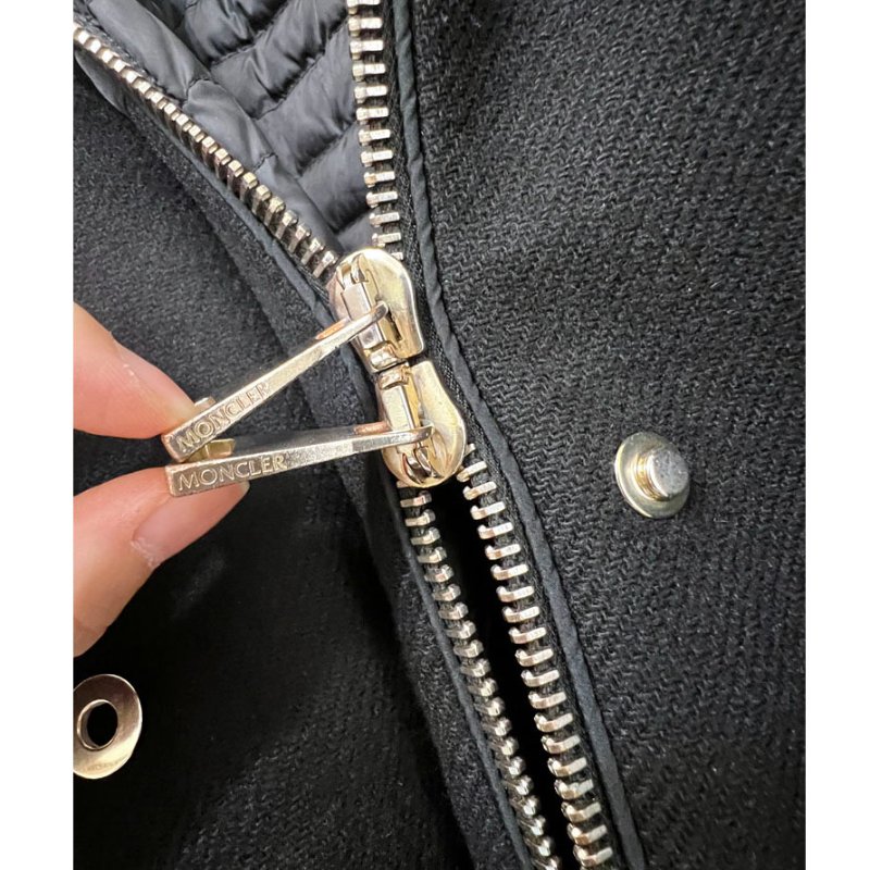 MONCLER 黑色毛領A字羽絨長版大衣 2-12
