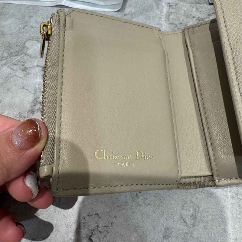 Dior 蒙田30 女用短夾 奶茶色-25