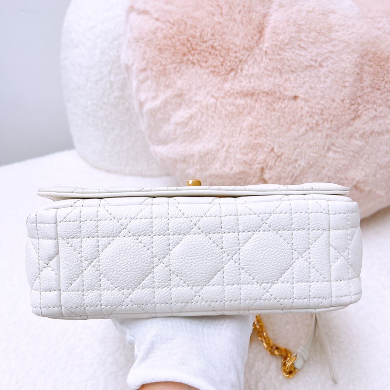 Dior caro 小號白色金扣肩背包-2