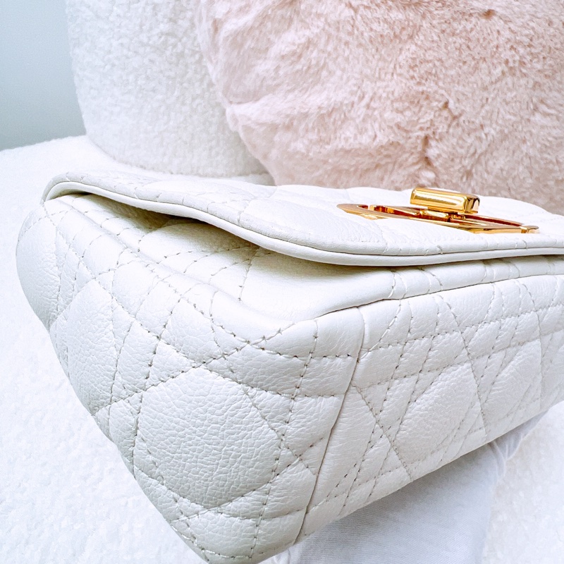 Dior caro 小號白色金扣肩背包-4