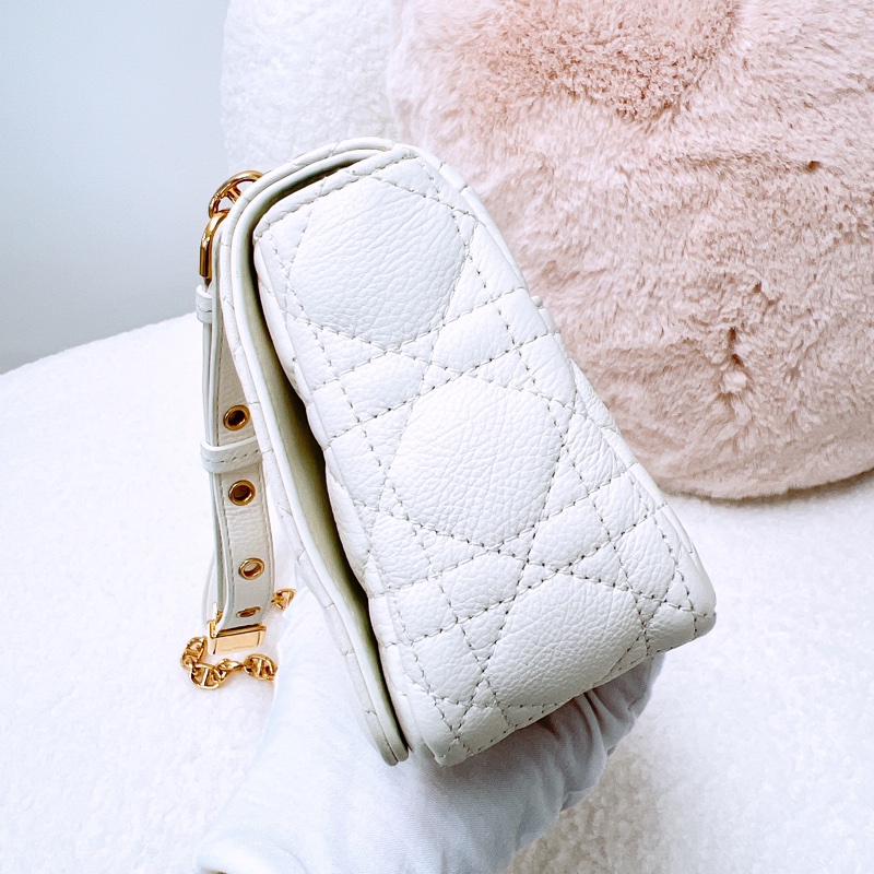 Dior caro 小號白色金扣肩背包-10