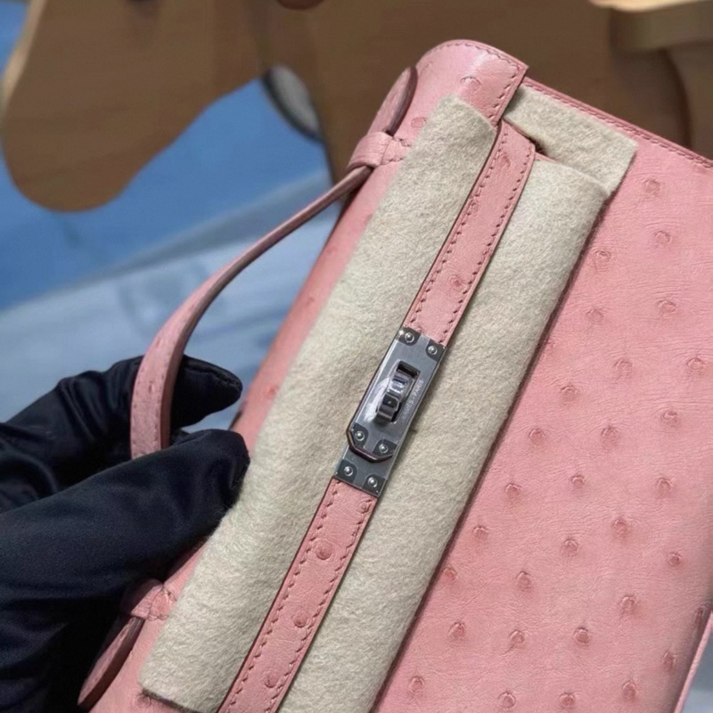 Hermes愛馬仕 minikelly一代 陶瓷粉鴕鳥皮 銀扣 成色：99新-3