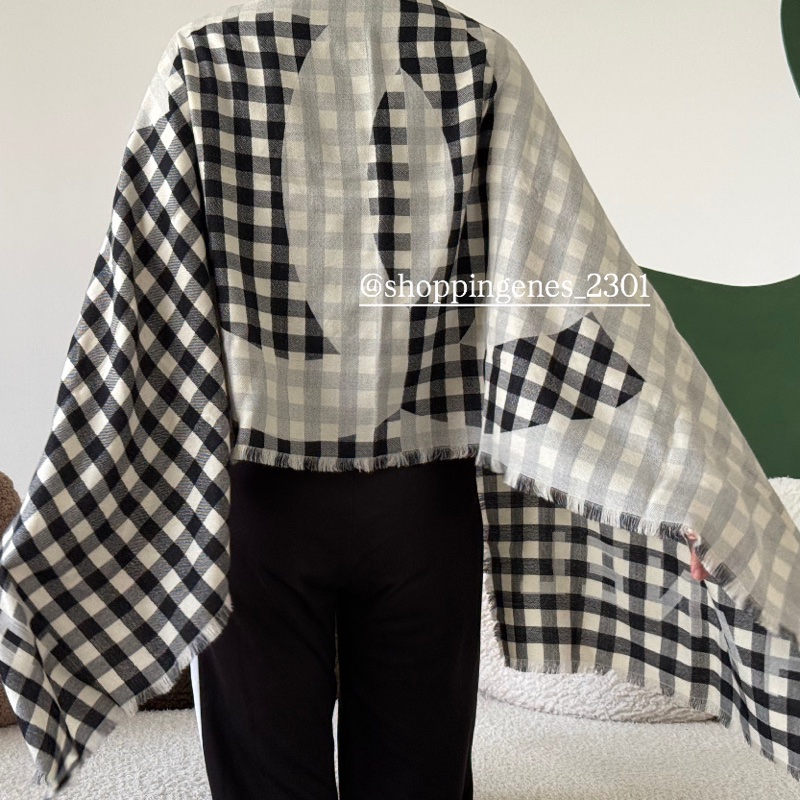 香奈兒 Chanel 25P 黑白格紋圍巾 白色底-7