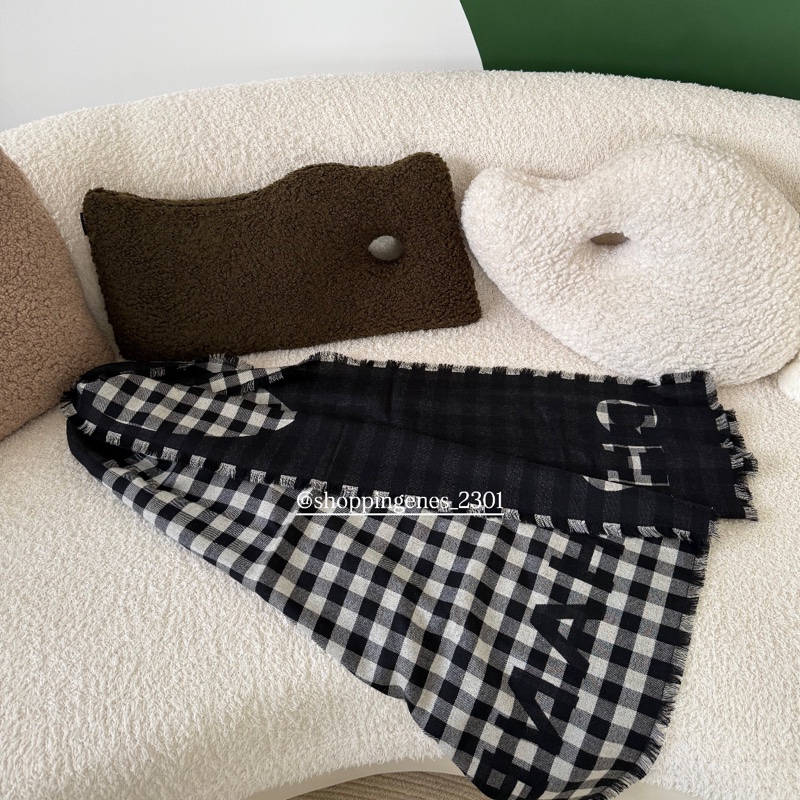 香奈兒 Chanel 25P 黑白格紋圍巾 黑色底-1