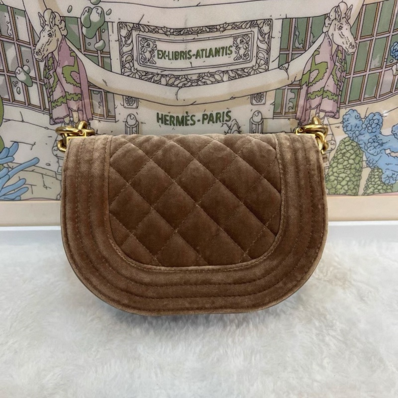 Chanel 香奈兒 22k leboy 絲絨 mini 馬鞍包。美拉德色系 泰迪棕色 芯片款，絕美一隻小可愛-1