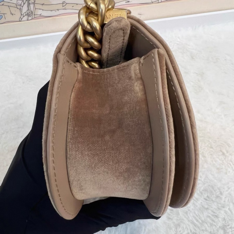 Chanel 香奈兒 22k leboy 絲絨 mini 馬鞍包。美拉德色系 泰迪棕色 芯片款，絕美一隻小可愛-4