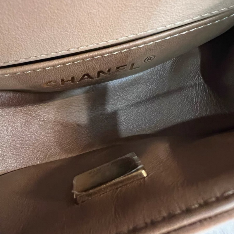 Chanel 香奈兒 22k leboy 絲絨 mini 馬鞍包。美拉德色系 泰迪棕色 芯片款，絕美一隻小可愛-8