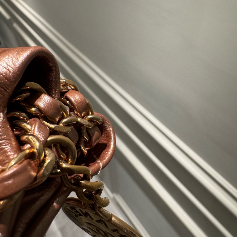 CHANEL 22BAG MINI 金屬香檳粉-1