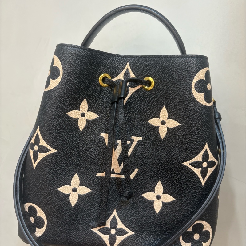 LV 新黑白Neonoe水桶包-0