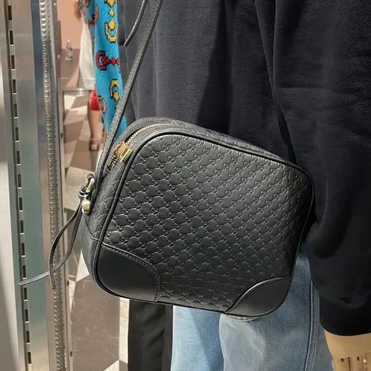 超低價出售😍Gucci古馳全皮黑色壓紋相機包單肩斜挎包-0