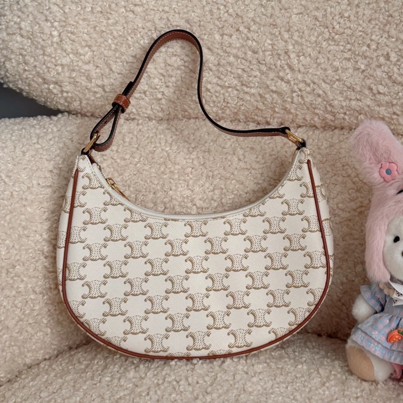 爆款低價出🤩Celine凱旋門老花Ava月亮包腋下包手提單肩包-3