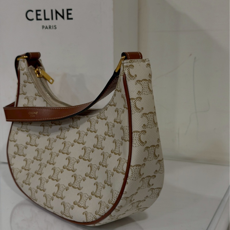 爆款低價出🤩Celine凱旋門老花Ava月亮包腋下包手提單肩包-7