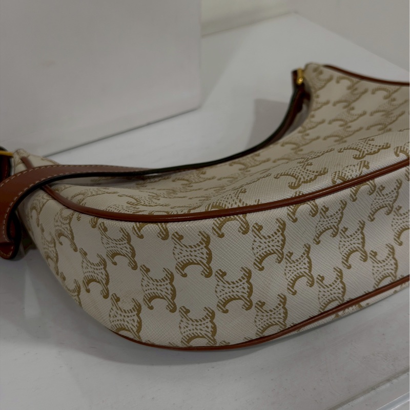 爆款低價出🤩Celine凱旋門老花Ava月亮包腋下包手提單肩包-10