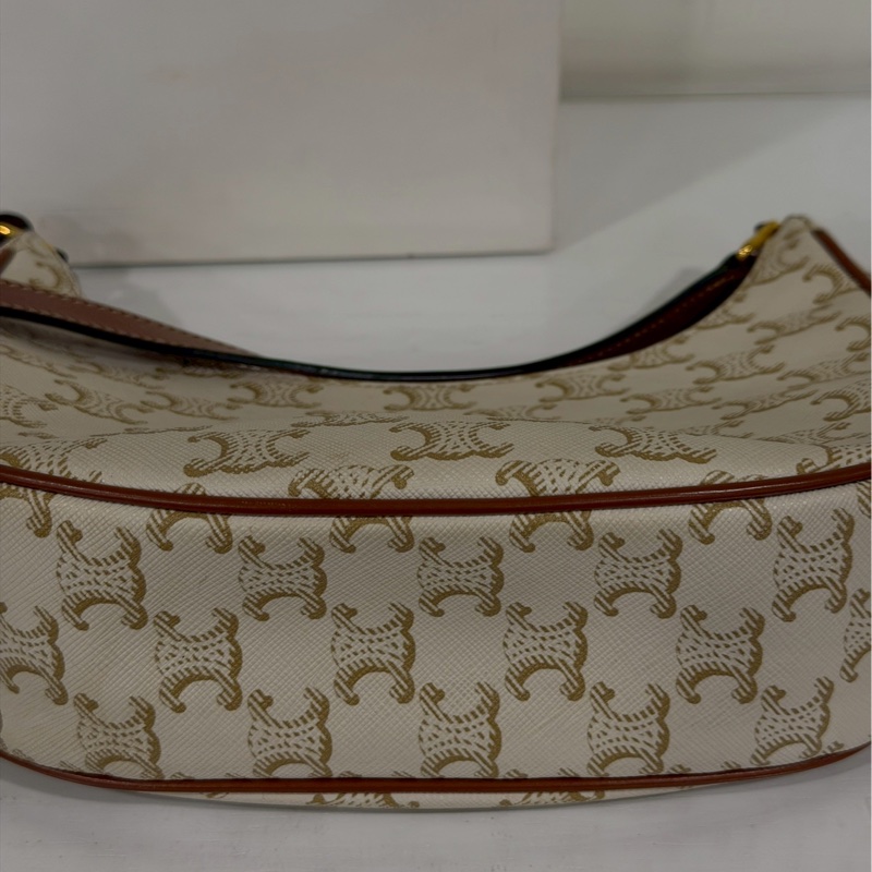 爆款低價出🤩Celine凱旋門老花Ava月亮包腋下包手提單肩包-11