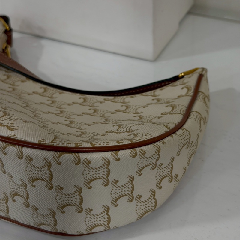 爆款低價出🤩Celine凱旋門老花Ava月亮包腋下包手提單肩包-12