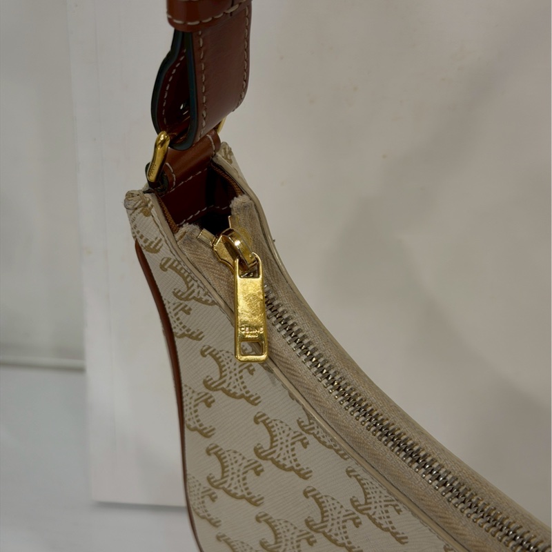 爆款低價出🤩Celine凱旋門老花Ava月亮包腋下包手提單肩包-16