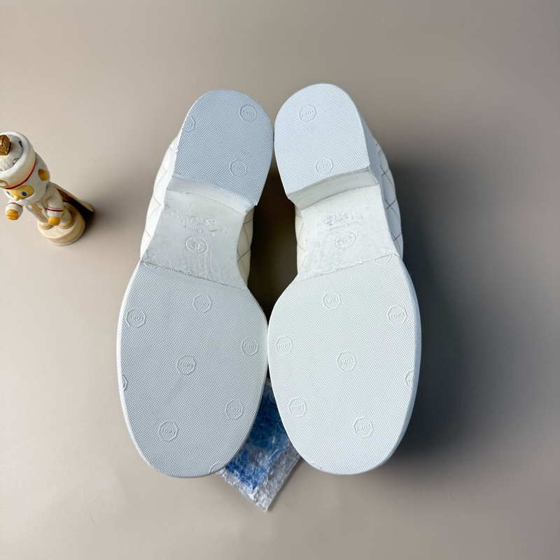 CHANEL香奈兒樂福鞋白金愛心扣38碼-4