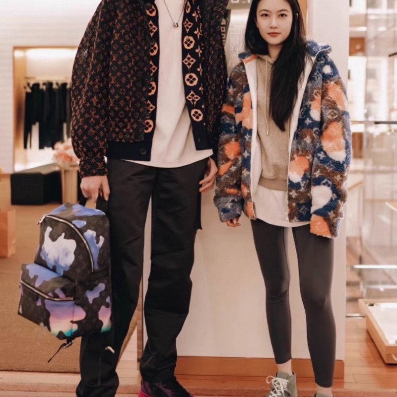 LV Discovery 藍紫色雲朵圖案拼老花後背包 芯片款 全新配件塵袋-0