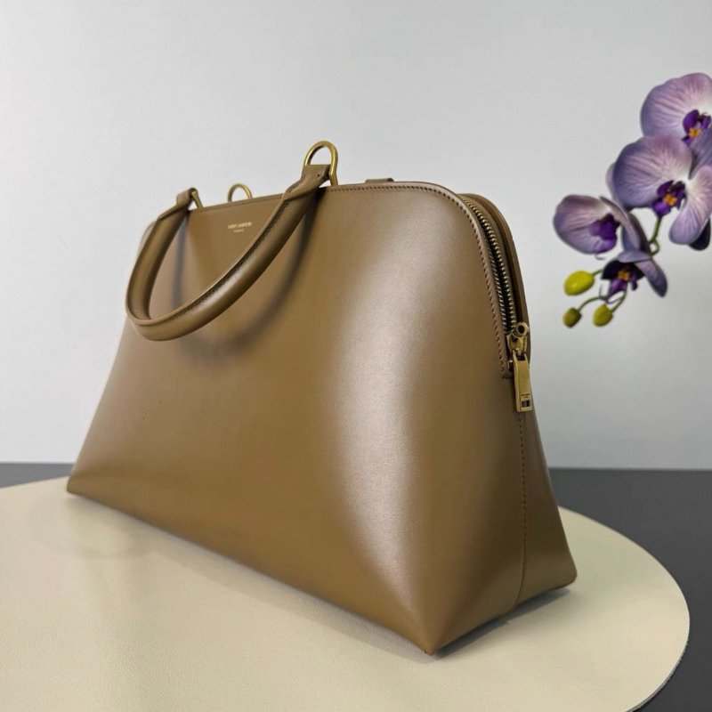 YSL SAC DE JOUR系列牛皮新款焦糖貝殼包中號36.5x22.5×12 全新閒置配件塵袋-2