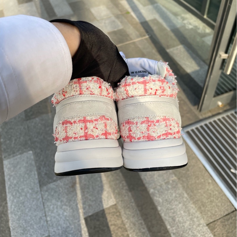 99新CHANEL香奈兒 皮革徽標 系帶低幫 生活體閒鞋 女款粉米色-1