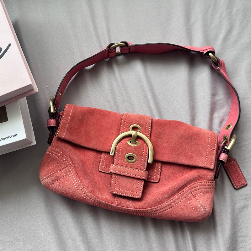 ✨3200帶走✨coach水蜜桃麂皮法棍-0