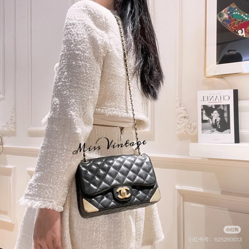 小巴黎二手名牌 Chanel mini coco 20cm 黑金 牛皮 宮廷款-1