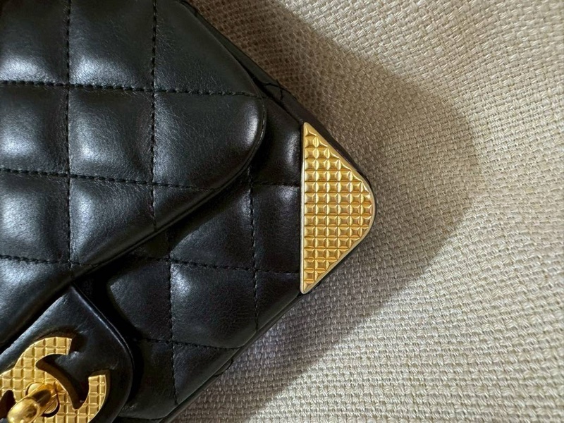 小巴黎二手名牌 Chanel mini coco 20cm 黑金 牛皮 宮廷款-11